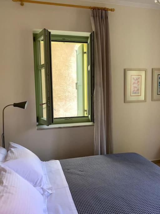 σε ανακαινισμένο αρχοντικό 19ου αιώνα, κέντρο μύρινας *