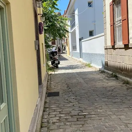 Διαμέρισμα Σε Ανακαινισμένο Αρχοντικό 19Ου Αιώνα, Κέντρο Μύρινας Buitenkant foto